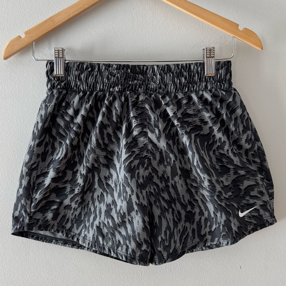 Nike Dri-Fit Animal Print Athletic Shorts, size‎ Large, workout, sports, lined